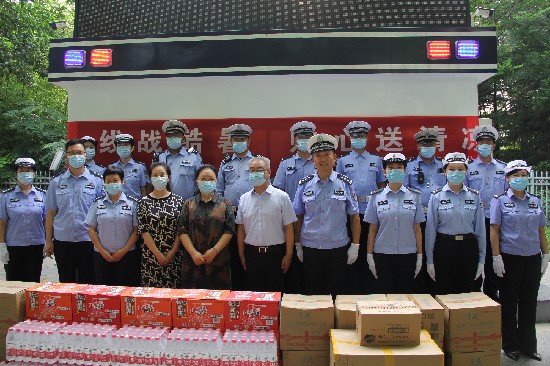 192525-320156.jpg IMG_5622_副本.jpg