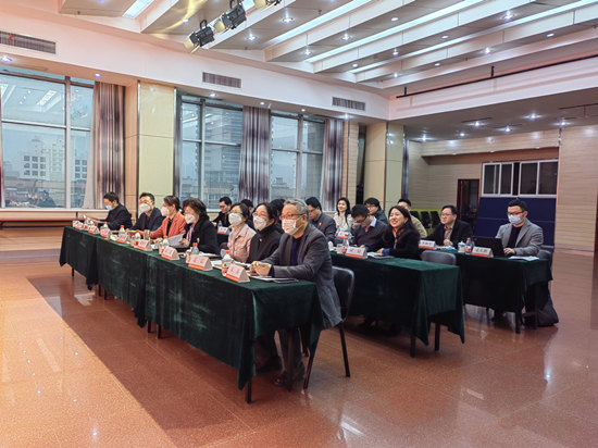 083921-896524.jpg 640.jpg