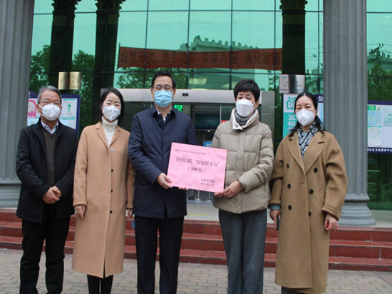 171231-130485.jpg 151411-702838.jpg