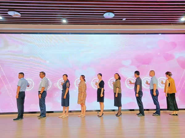 093645-340381.jpg 3共同啟動_愛奇藝.jpg