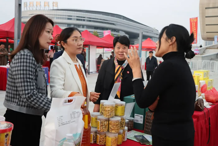 044706-466421.jpg 00.jpg