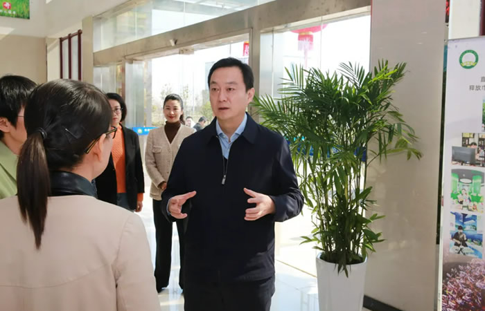 160607-348557.jpg 4.jpg